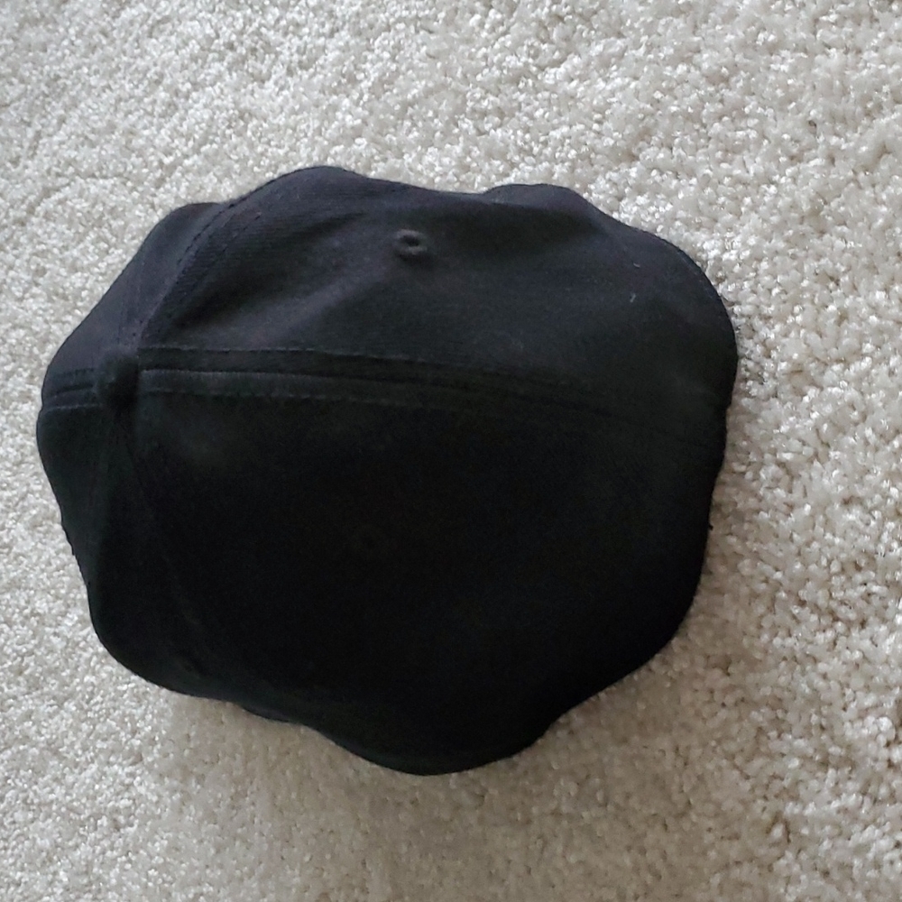 Hat - Picture 3 of 4